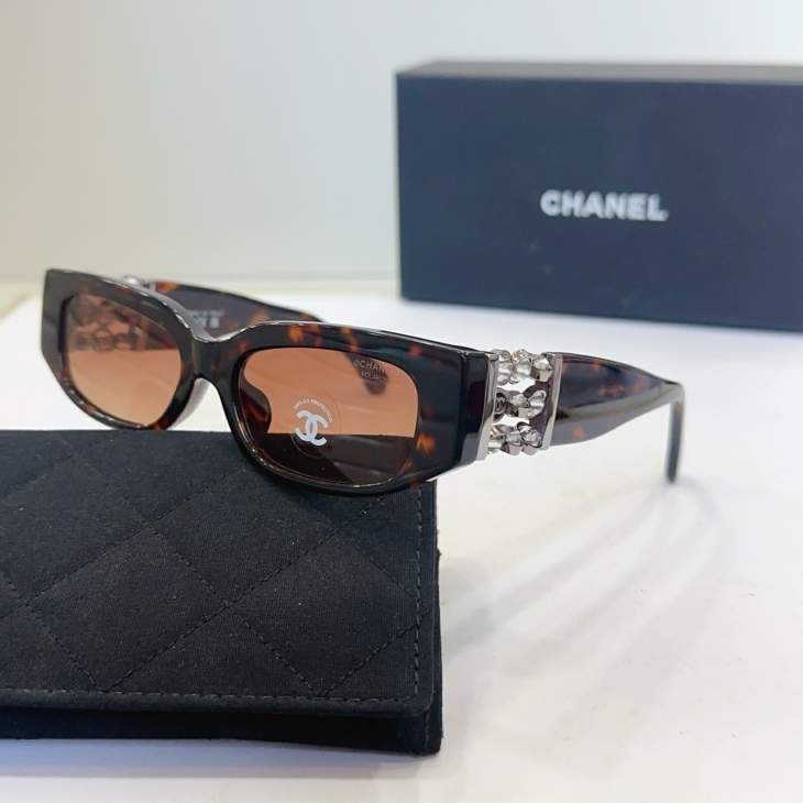 Picture of Chanel Sunglasses _SKUfw76771367fw